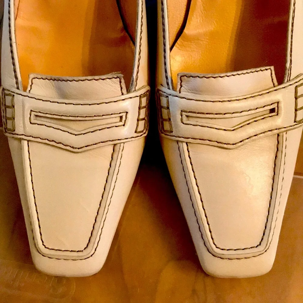 Denkstein premium leather ivory stitched toe stacked wood heels shoes women EUC